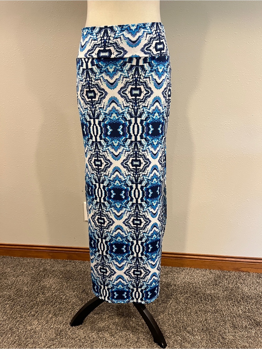 Charlotte Russe Blue geometric print Maxi Skirt size medium